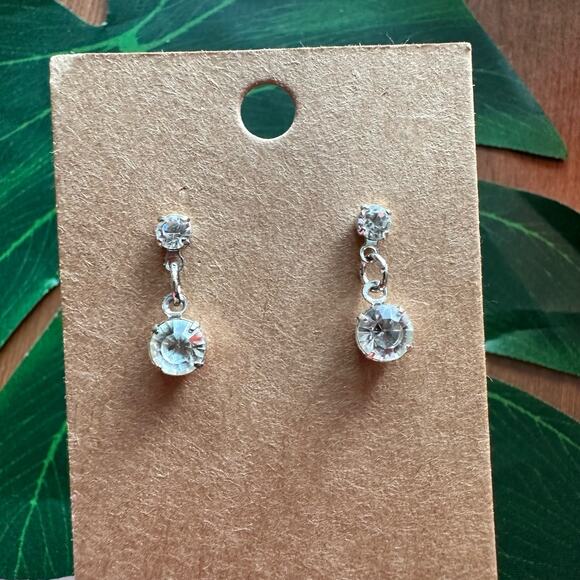 BOGO FREE CRYSTAL DANGLE EARRINGS - Picture 1 of 4
